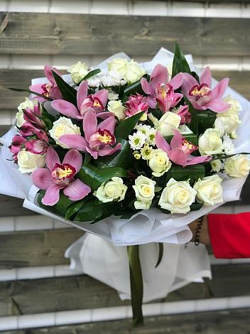 Букет цветов из: Розы и Хризантемы в Кашарах