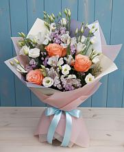 Букет цветов из:  Лизиантусы, Розы, Альстромерии и Гипсофила в Кашарах