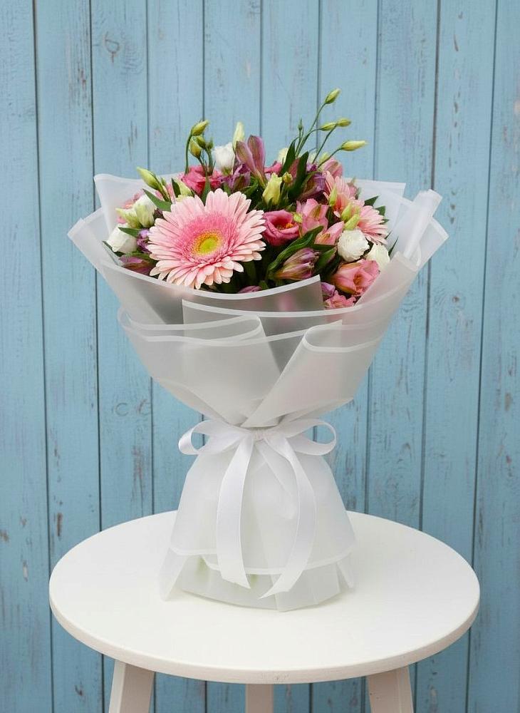 Букет цветов из: Герберы, Альстромерии и Лизиантусы в Кашарах