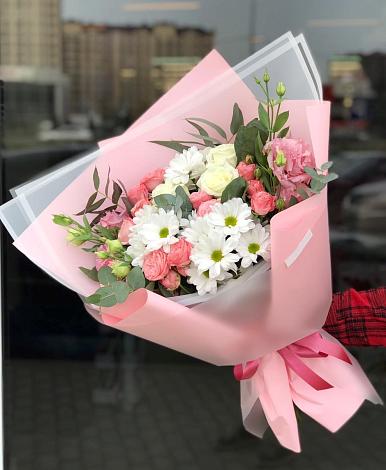 Букет цветов из: Розы, Лизиантусы и Хризантемы в Кашарах